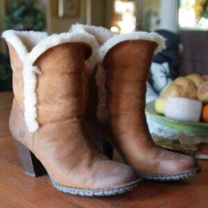 Born boots with shearling lining, Size: 7.5 (38.5)